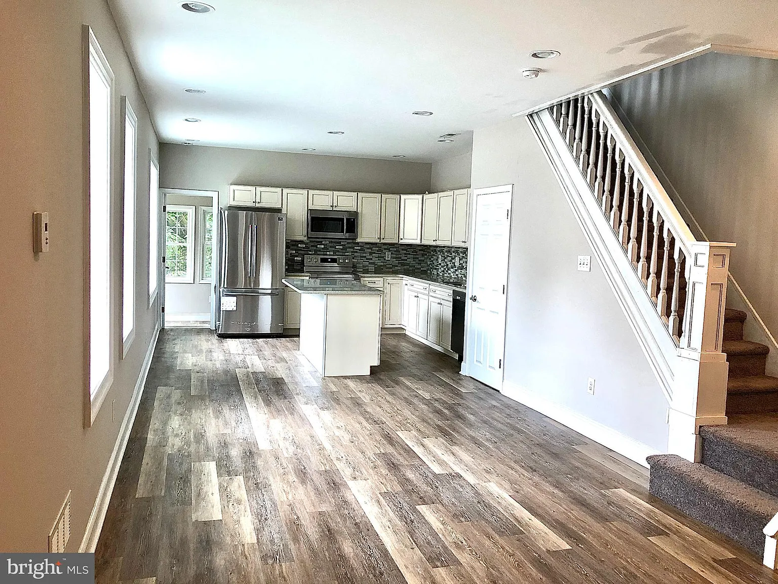 3 bed, 1.5 bath, 1456 sqft, $3,500 — Photo 3