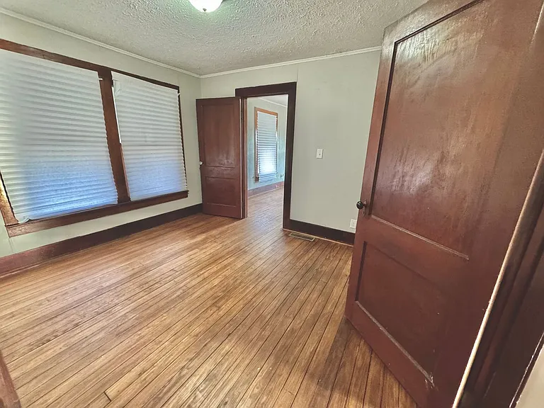1011 Jones St — Photo 15