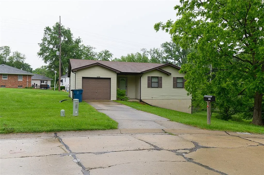 102 Wood Ct photo 1
