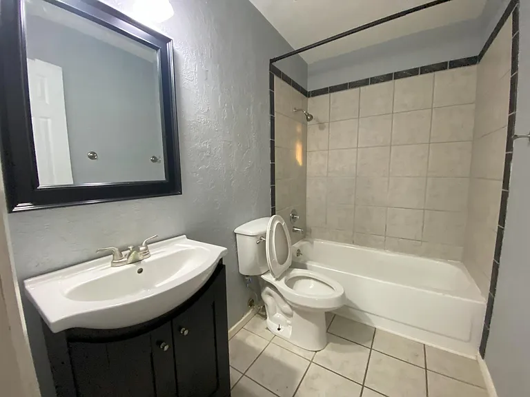 8026 Bonnie Cir — Photo 9