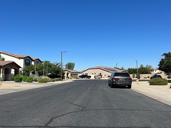 4th image of 15182 W Glenrosa Ave