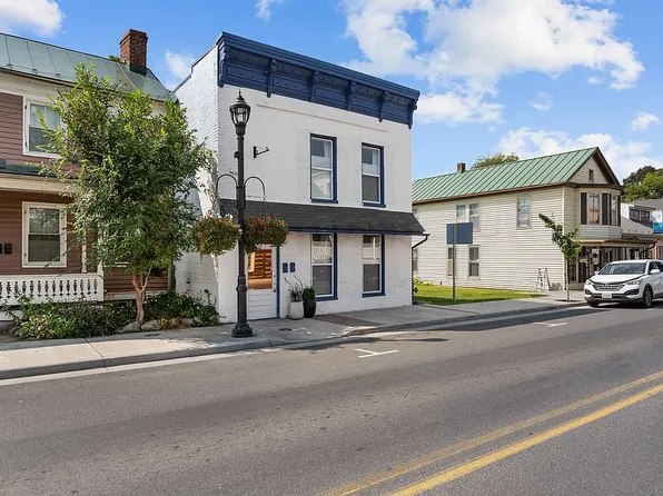 238 East King Street, Strasburg, VA 22657