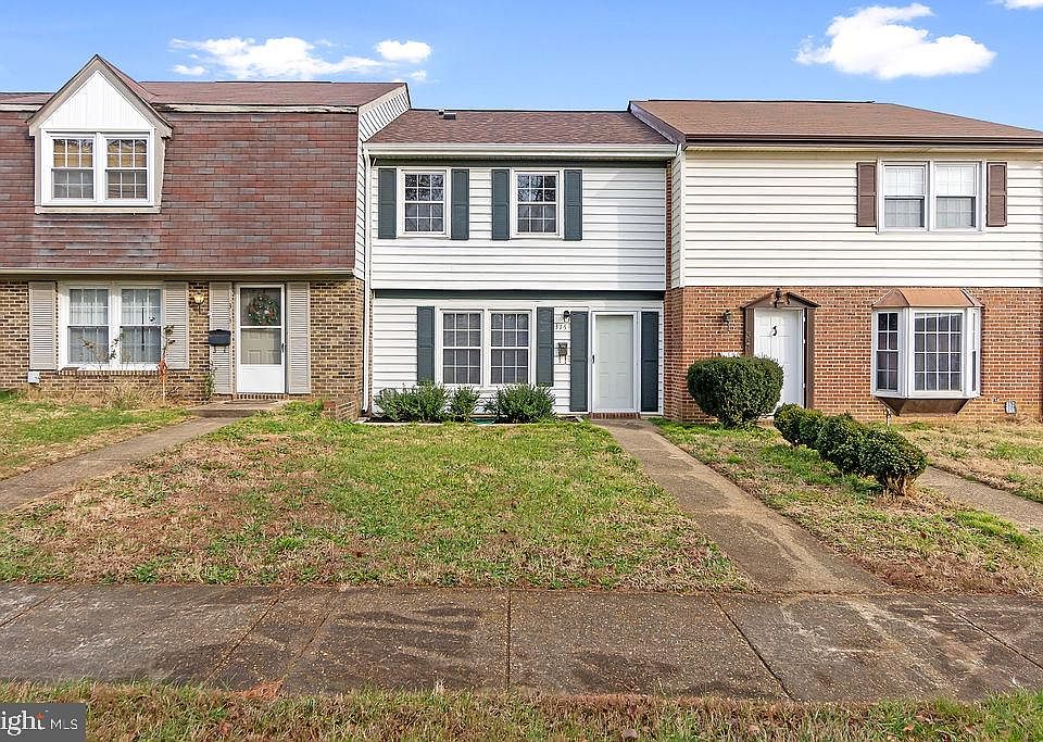 1st image of 315 Ellery Ct