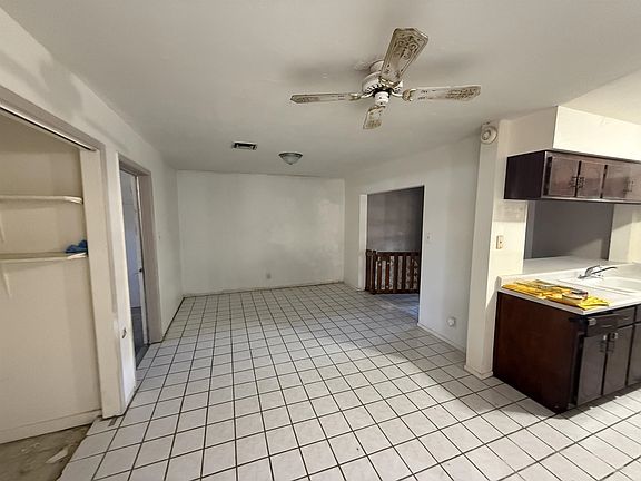 4th image of 4417 W 16th Ln