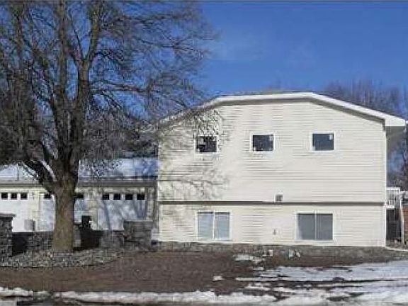 2nd image of 3120 Viking Blvd NE