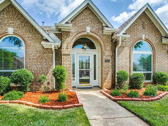 3rd image of 641 Meadowcrest Dr