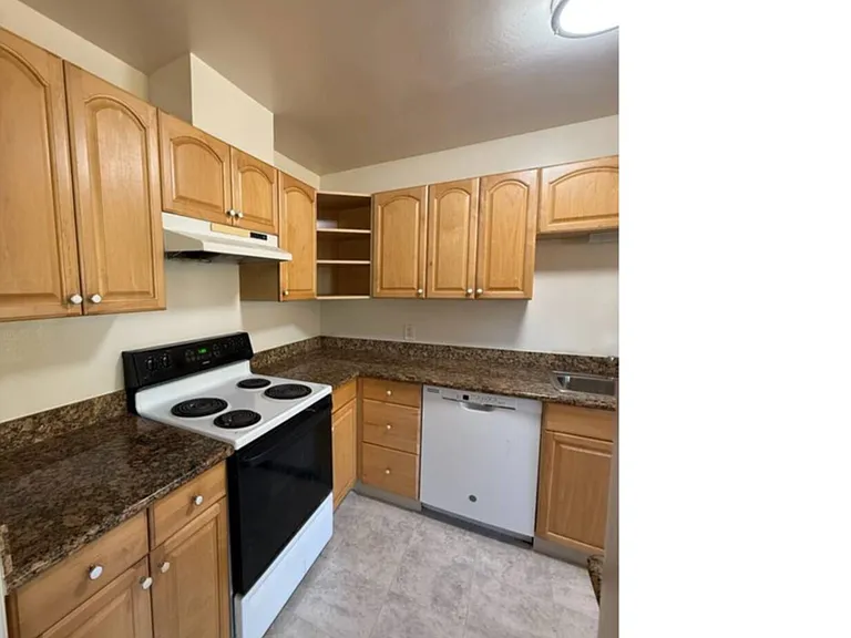 8 Davis Dr #B — Photo 7