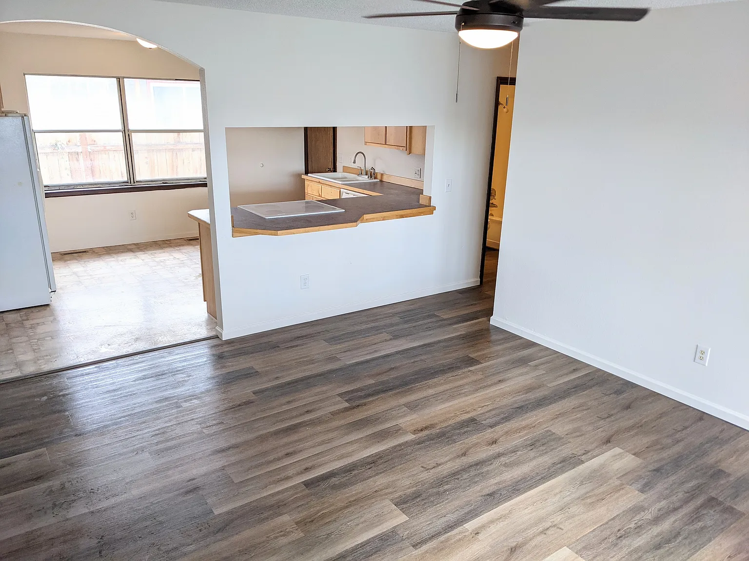 3 bed, 980 sqft, $1,650 — Photo 1