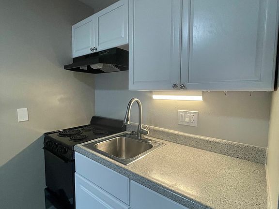 Experience elegant simplicity in this beautifully designed kitchen corner. Experience elegant simplicity in this beautifully designed kitchen corner.