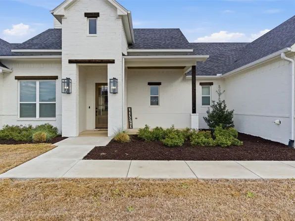 815 Wind River Pass, Azle, TX 76020