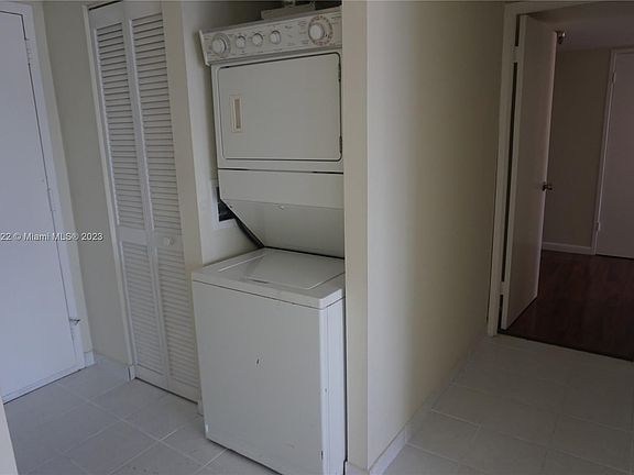 5th image of 290 174th St APT 2014