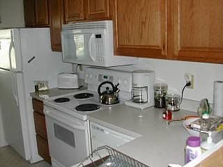 4th image of 303 S Bay Dr