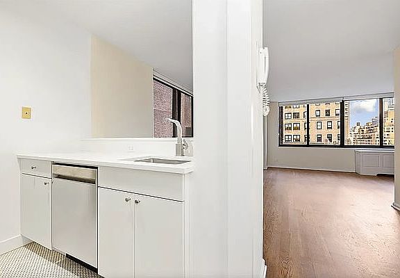 3rd image of 245 E 44th St APT 25F