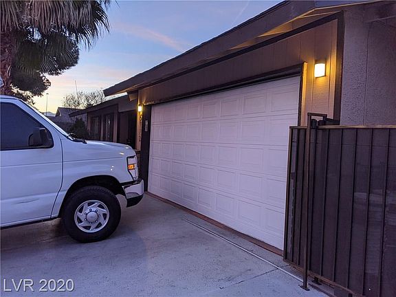 3rd image of 6712 Old Castle Dr