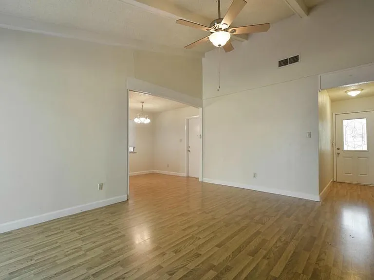 9410 E Meadow Vale — Photo 7