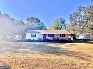 13 Happy Landing Rd, Waynesville, GA 31566