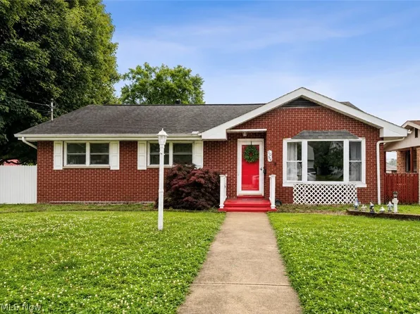 1054 W Virginia Ave, Parkersburg, WV 26104