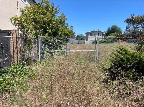 1162 McDonald Ave, Wilmington, CA 90744