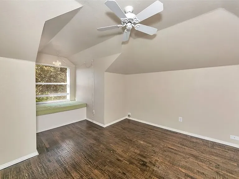8517 Woodlake Cir — Photo 10
