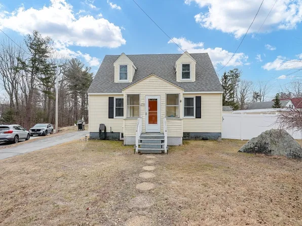 179 Lakeview Ave, Tyngsboro, MA 01879