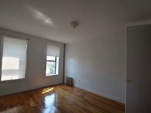 5th image of 3997 Carpenter Ave Floor 2