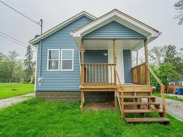 4305 Ostedt Dr, Valparaiso, IN 46383