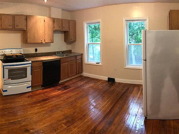 2nd image of 39 Bergen Ave #2