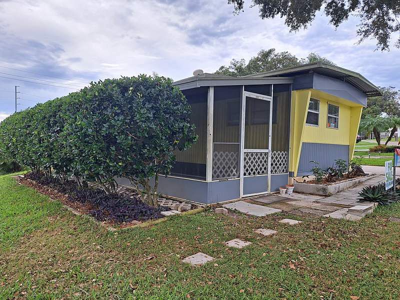 1st image of 39542 Rosebush Ln