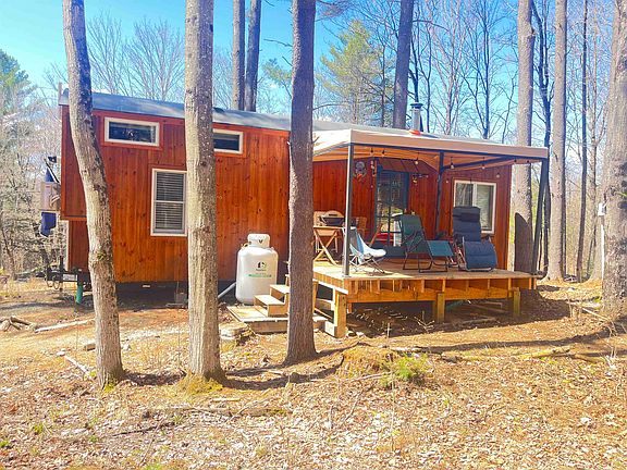 2nd image of 1295 River Road