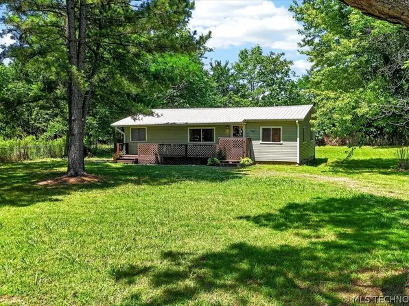 901 Morris St, Pocola, OK 74902