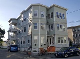 11 Saunders St, Lawrence, MA 01841
