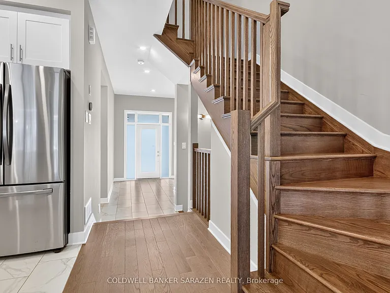 330 Whitham Cres — Photo 10