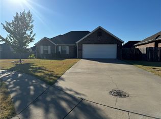 7369 Drury Ave, Springdale, AR 72762