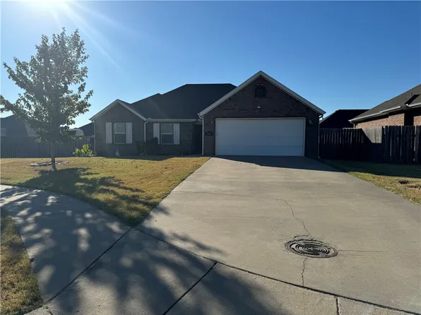 7369 Drury Ave, Springdale, AR 72762