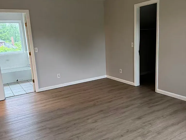 7469 Fitzroy Ct — Photo 36