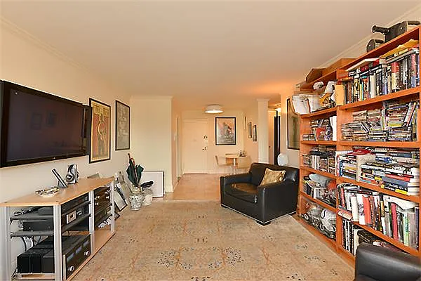 Sold by Platinvm Property Group New York | media 4