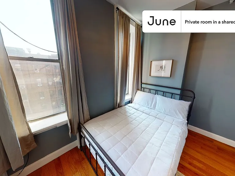 31 Saint Marks Pl #B — Photo 2