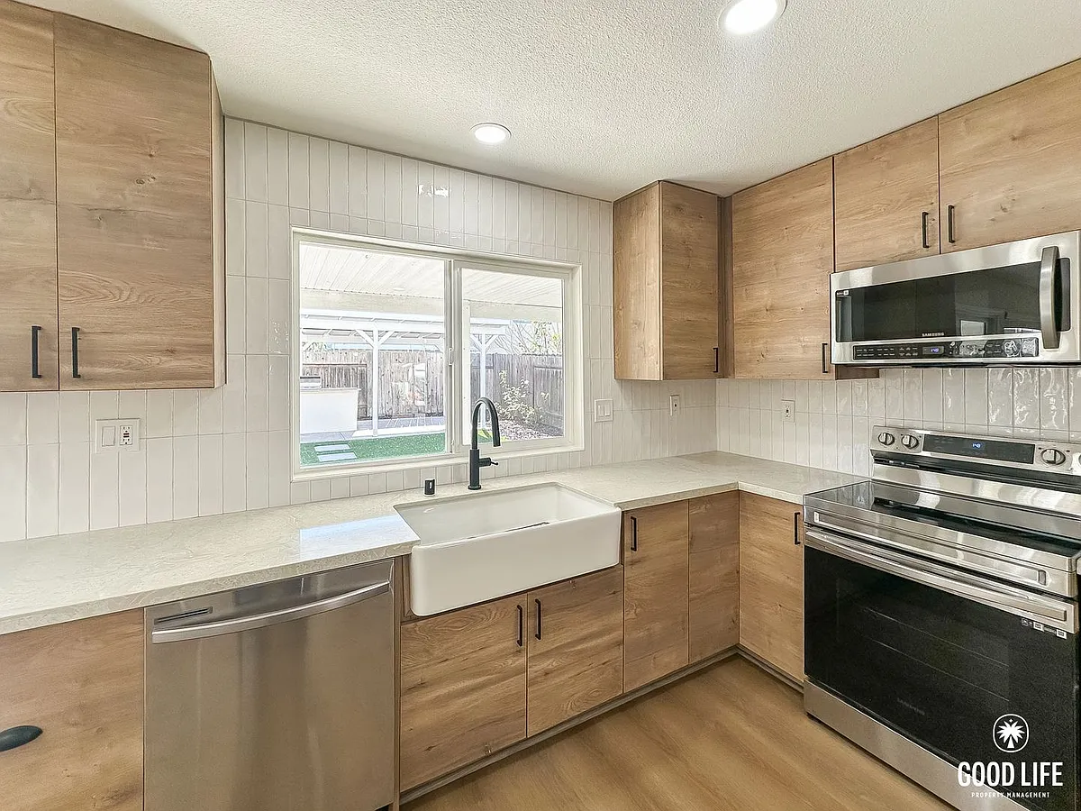 Building Photo - 9081 Penticton Way
