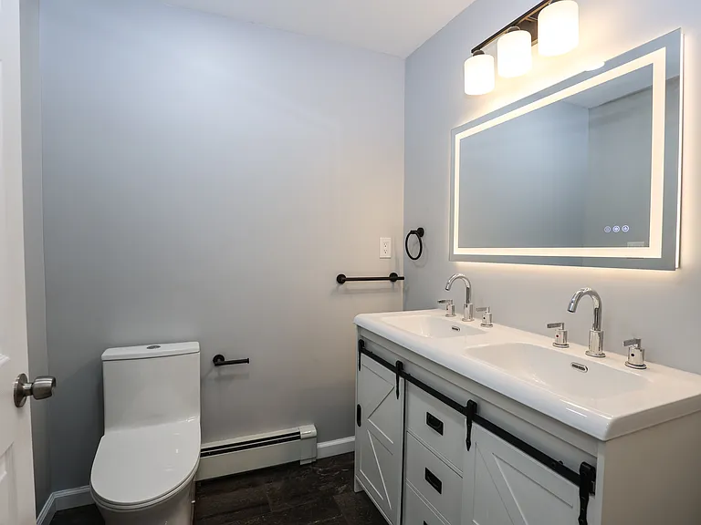 562 Peacock St #1 — Photo 8