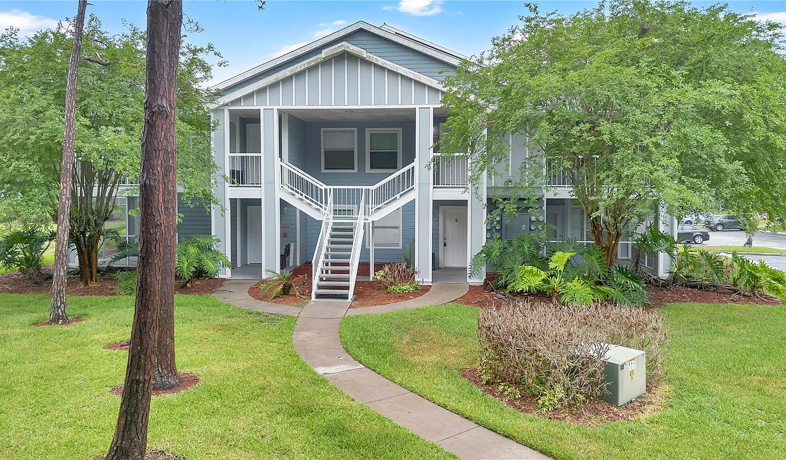 2 bed, 912 sqft, $1,695 — Photo 1