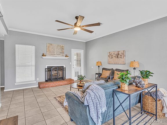 5th image of 250 Dublin Dr