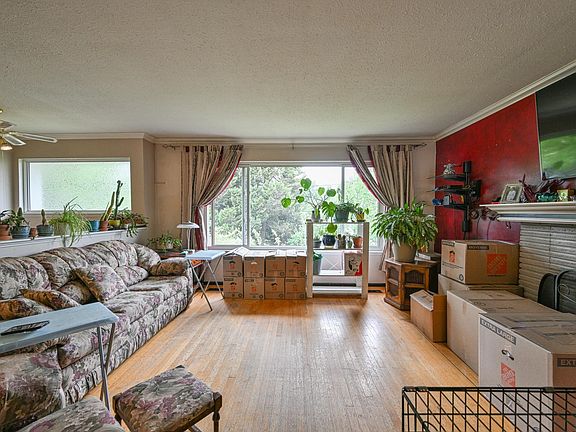 3rd image of 8532 Brooke Rd