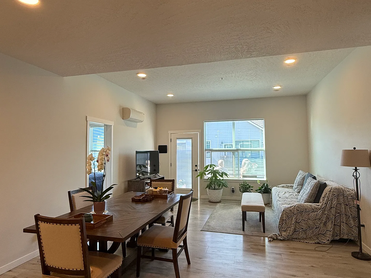 2 bed, 2.5 bath, 1123 sqft, $1,895 — Photo 4