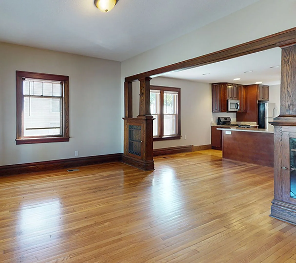 Updated 5-Bedroom House Close to U of M Campus — Photo 1