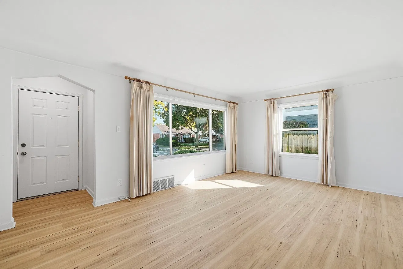 3 bed, 1087 sqft, $1,795 — Photo 2