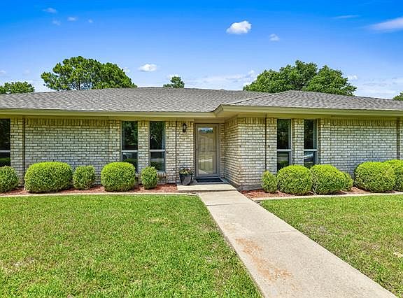 3rd image of 2717 Northcrest Dr
