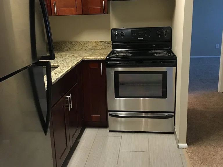 Valley York Apartments — Photo 57