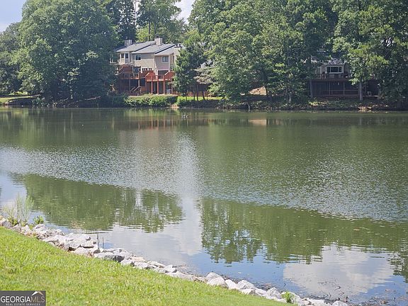 3rd image of 1101 Garden Ct