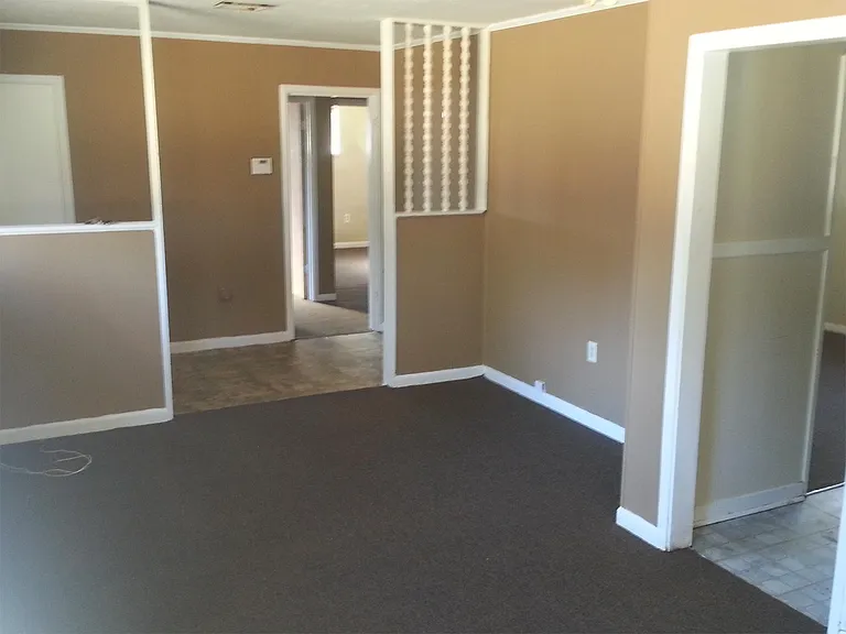3019 Lakewood Dr — Photo 4