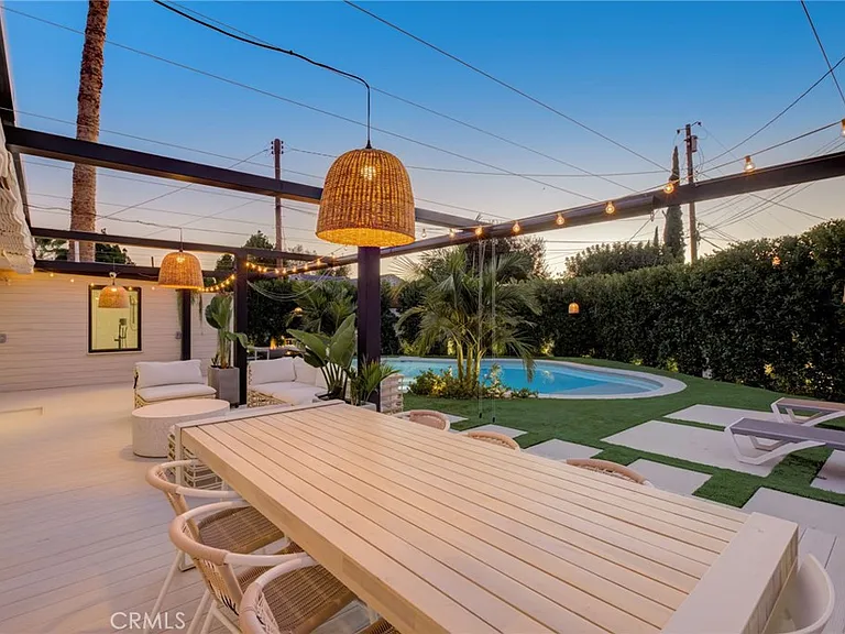 8161 Encino Ave — Photo 65